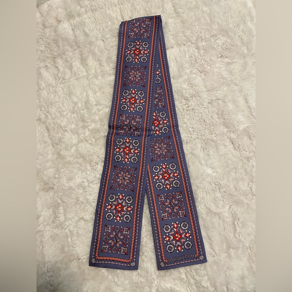 New Authentic Louis Vuitton Bandeau❗️ - Picture 2 of 4